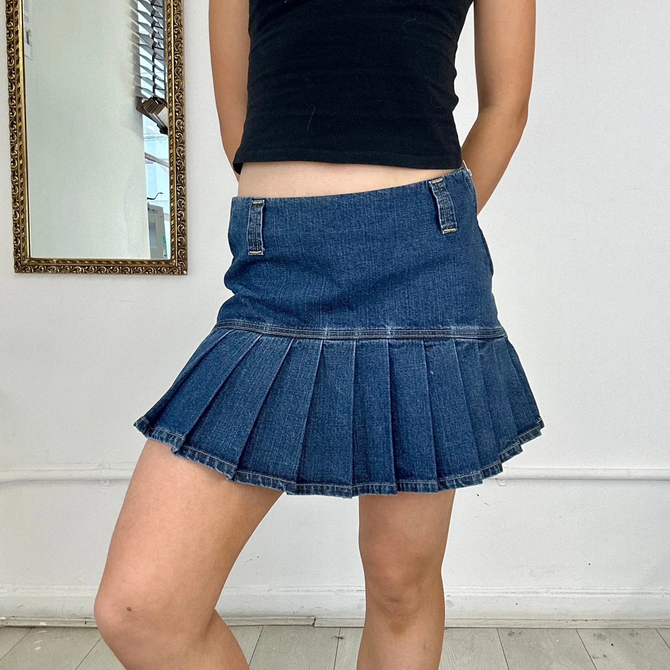 00's mini pleated denim skirt