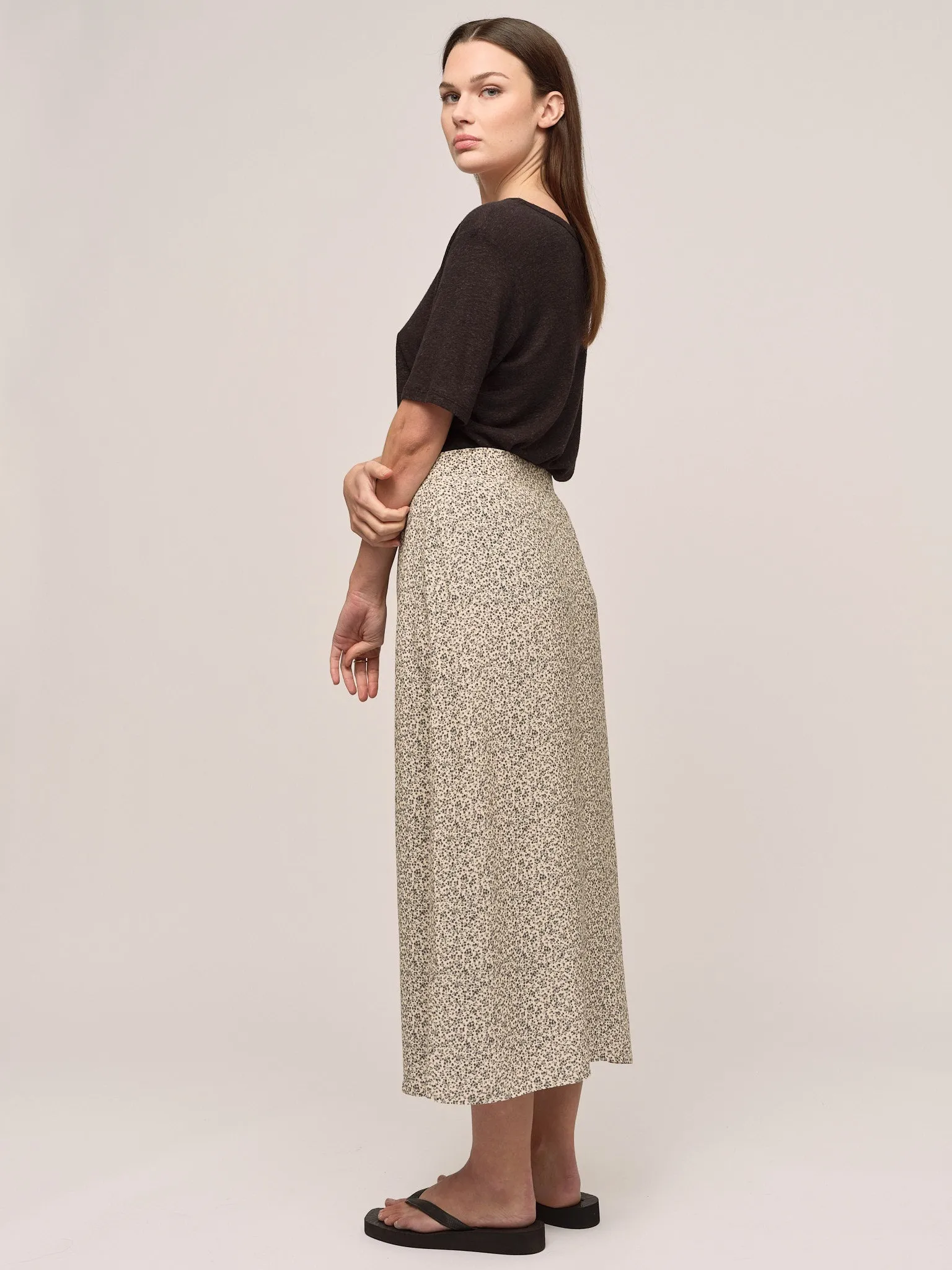 Ellen Midi Skirt - Petite Antrachite Flower