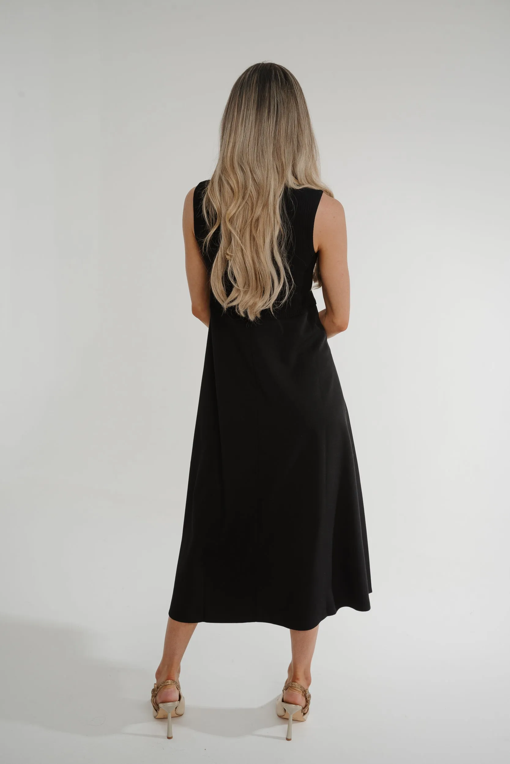 Jasmine Sleeveless Midi Dress In Black