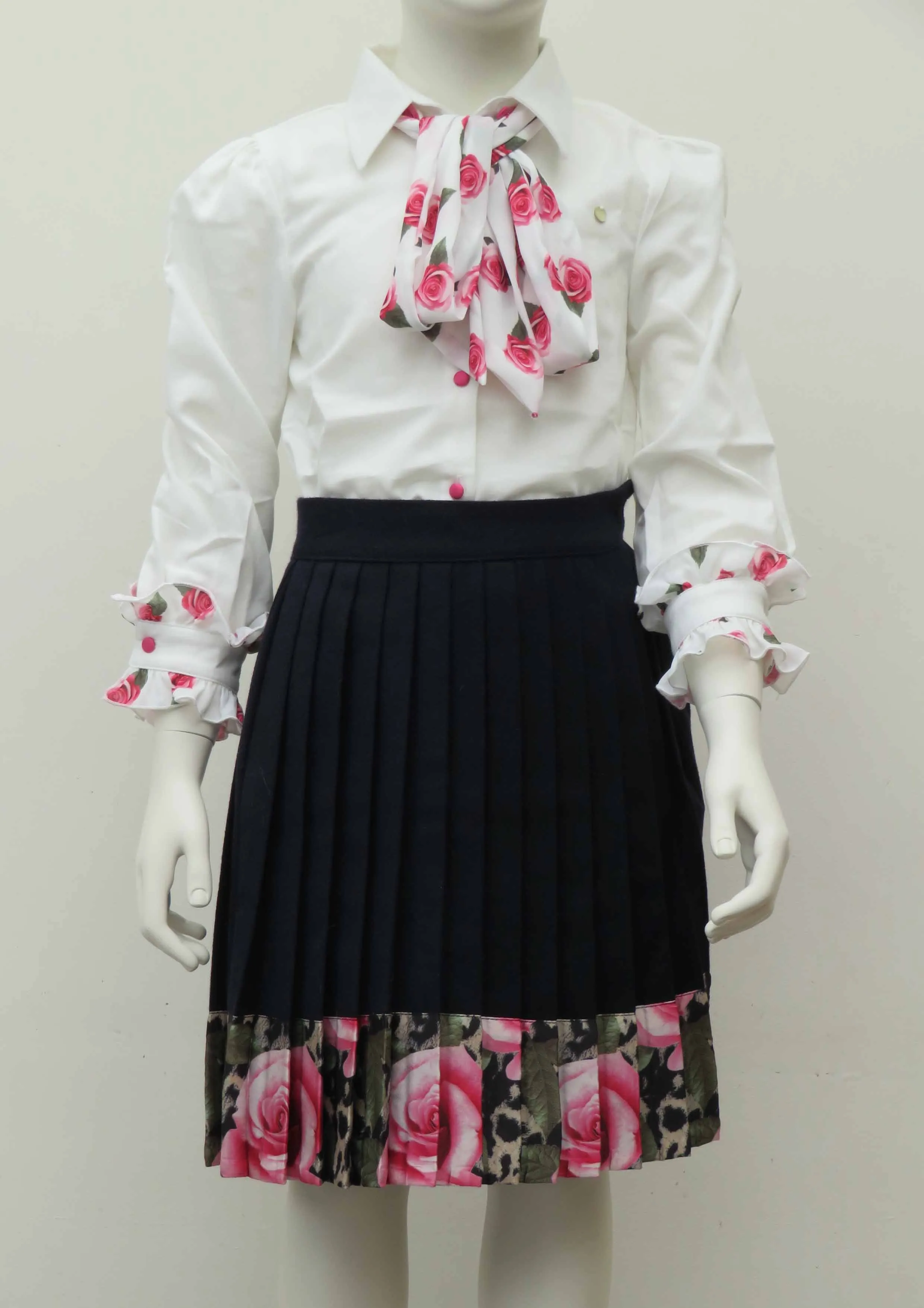 Navy wool pleated floral skirt